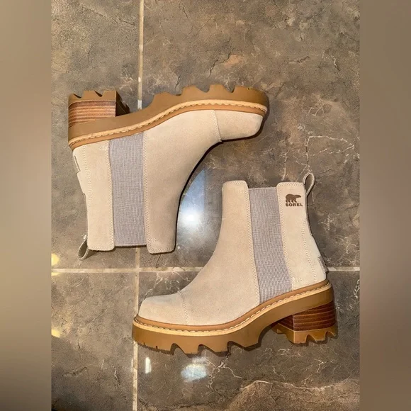 Sorel Women's Cream and Tan Ankle Boots - Picture 2 of 7